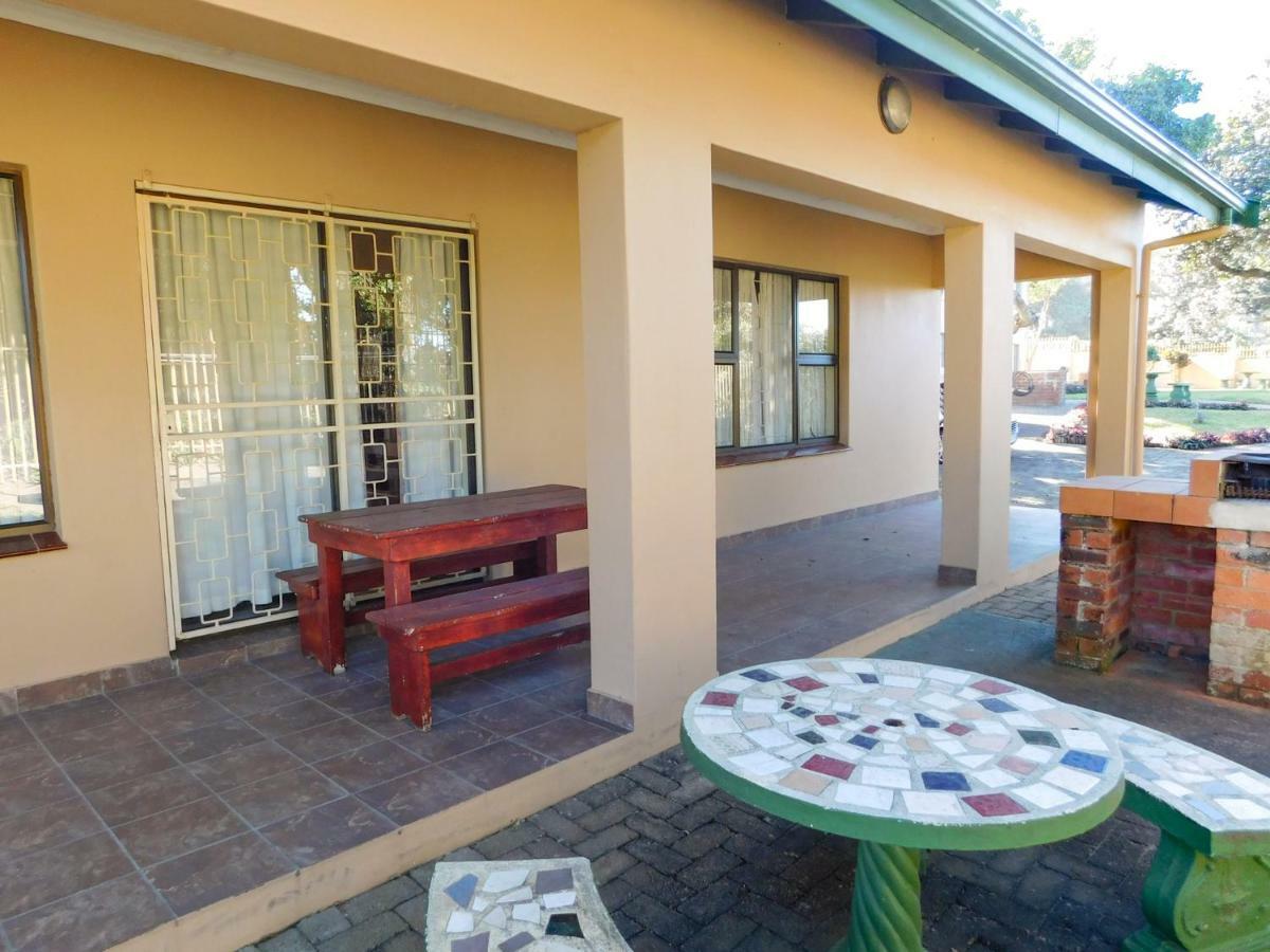 Mama Mia Cottages Oslo Beach Port Shepstone Eksteriør billede