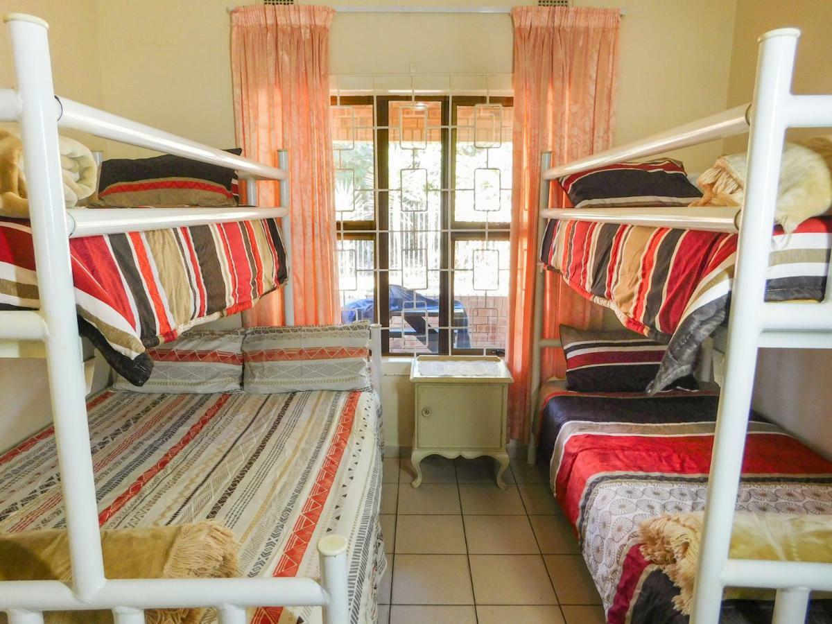 Mama Mia Cottages Oslo Beach Port Shepstone Eksteriør billede