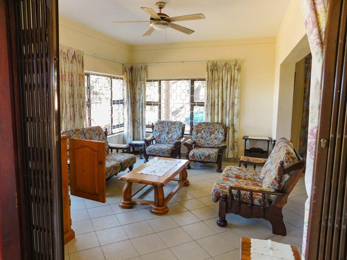 Mama Mia Cottages Oslo Beach Port Shepstone Eksteriør billede