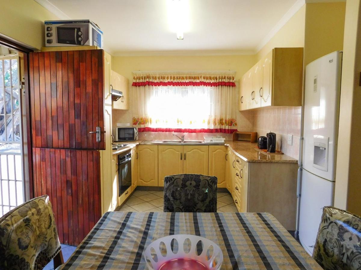 Mama Mia Cottages Oslo Beach Port Shepstone Eksteriør billede