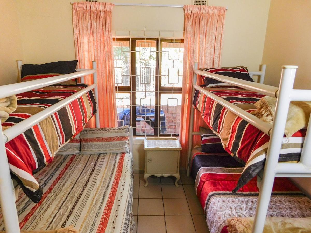 Mama Mia Cottages Oslo Beach Port Shepstone Eksteriør billede